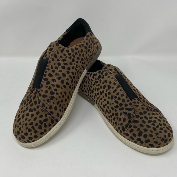 Chocolat Blu Women’s Flats Size 6.5 (Floor Model) - Picture 3 of 3